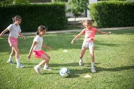 什么是“博彩心理的退行现象”？解析为何成熟的成年人在赌桌上像个孩子。（当成年人在赌桌上变回孩子：解析博彩心理的退行现象）